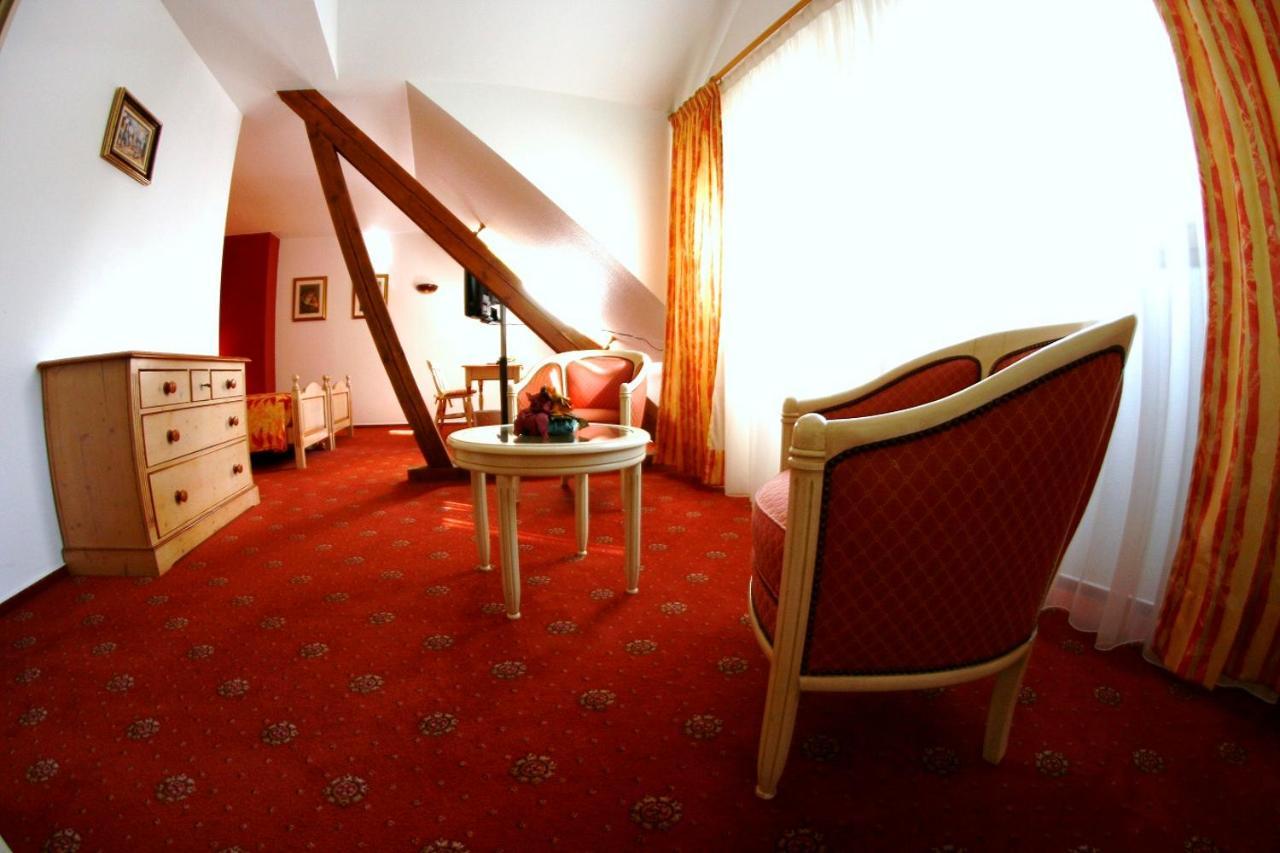 Hotel Saint-Hubert Hambach ภายนอก รูปภาพ